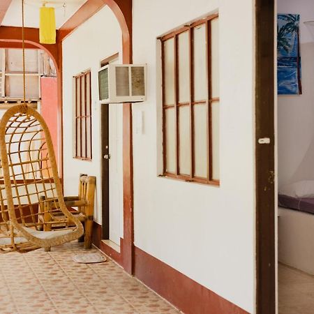 Amami Garden Hostel Puerto Galera Buitenkant foto
