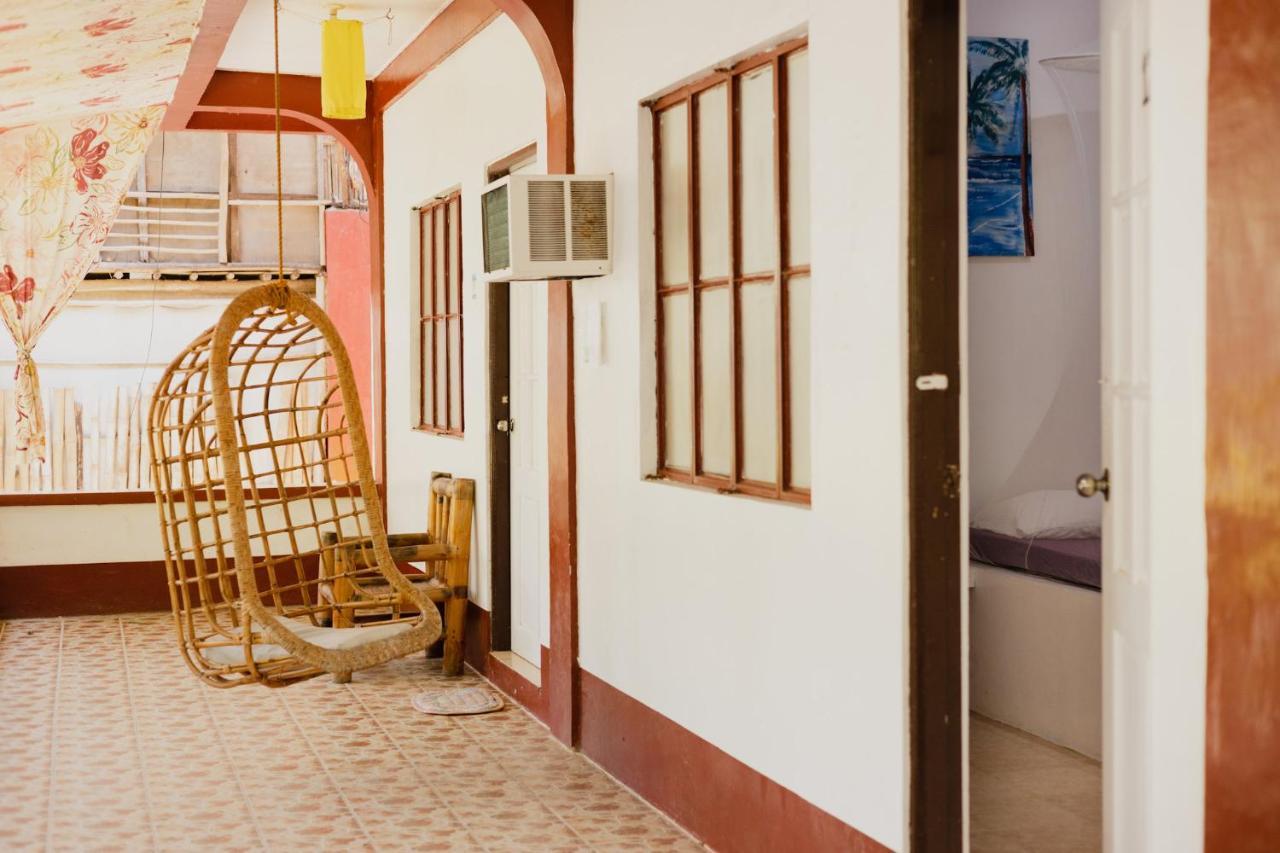 Amami Garden Hostel Puerto Galera Buitenkant foto